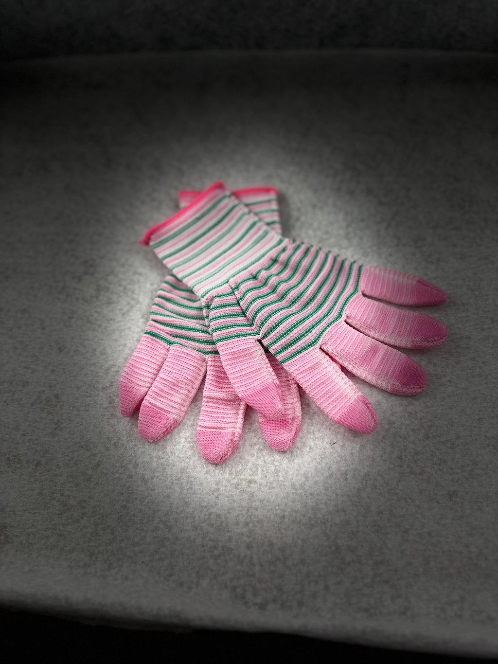 Light weight Gardening Gloves image 3