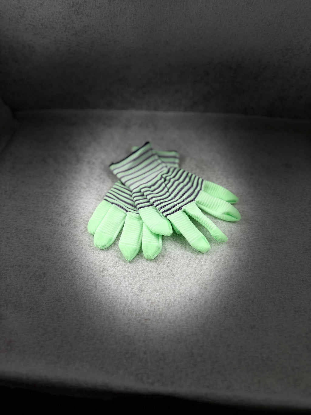 Light weight Gardening Gloves image 4